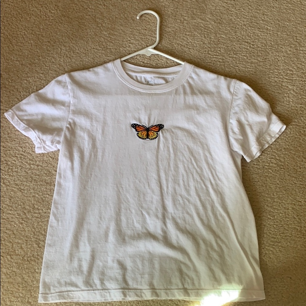 Butterfly tee